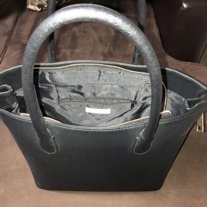 Like New Black Purse! Perfect for work or travel.